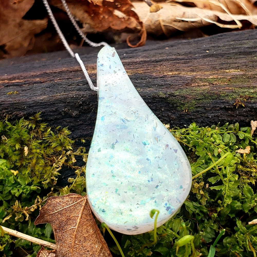 Resin pendant with chain. 16" or 18"